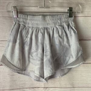 Lululemon Hotty Hot Shorts Long 4" White Tropical Shadow Starlight Swift Fabric